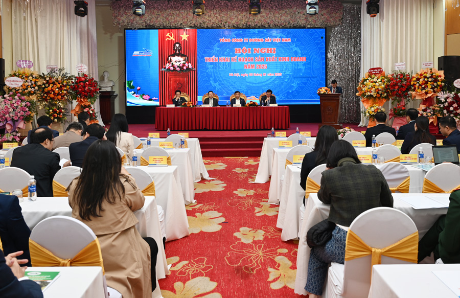 Thúc đẩy du lịch từ ngành Đường sắt Việt Nam- Ảnh 1. Thúc đẩy du lịch từ ngành Đường sắt Việt Nam- Ảnh 1.